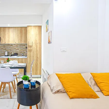 アパート Frontiere De Monaco - Joli Deux Pieces - Fd ボーソレイユ