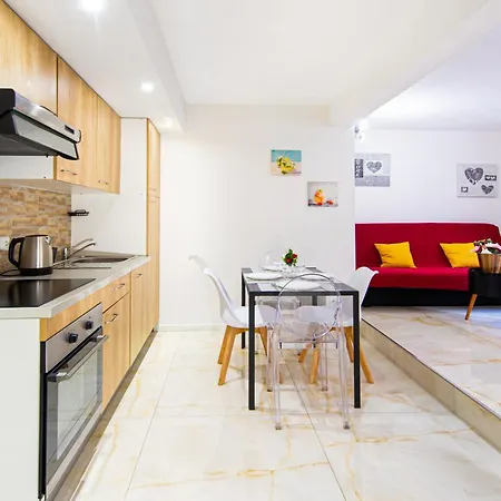 Frontiere De Monaco - Joli Deux Pieces - Fd アパート *