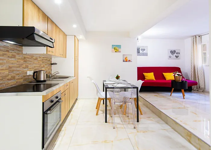 Frontiere De Monaco - Joli Deux Pieces - Fd アパート *