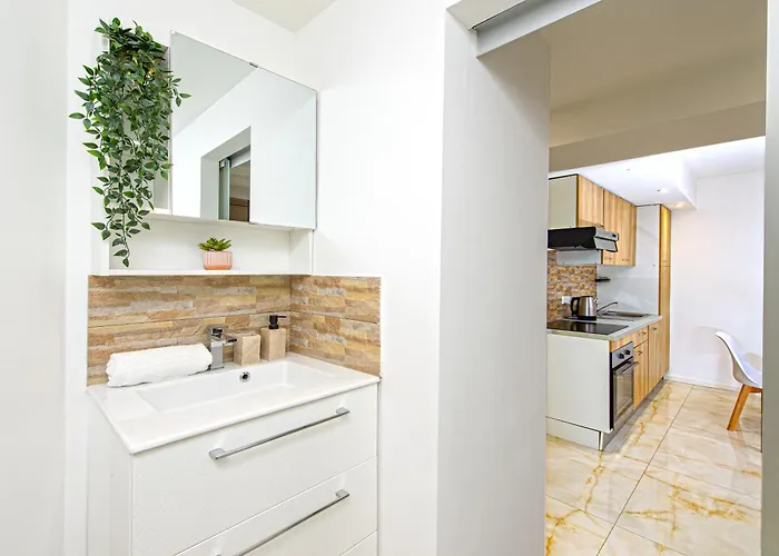 Frontiere De Monaco - Joli Deux Pieces - Fd アパート *